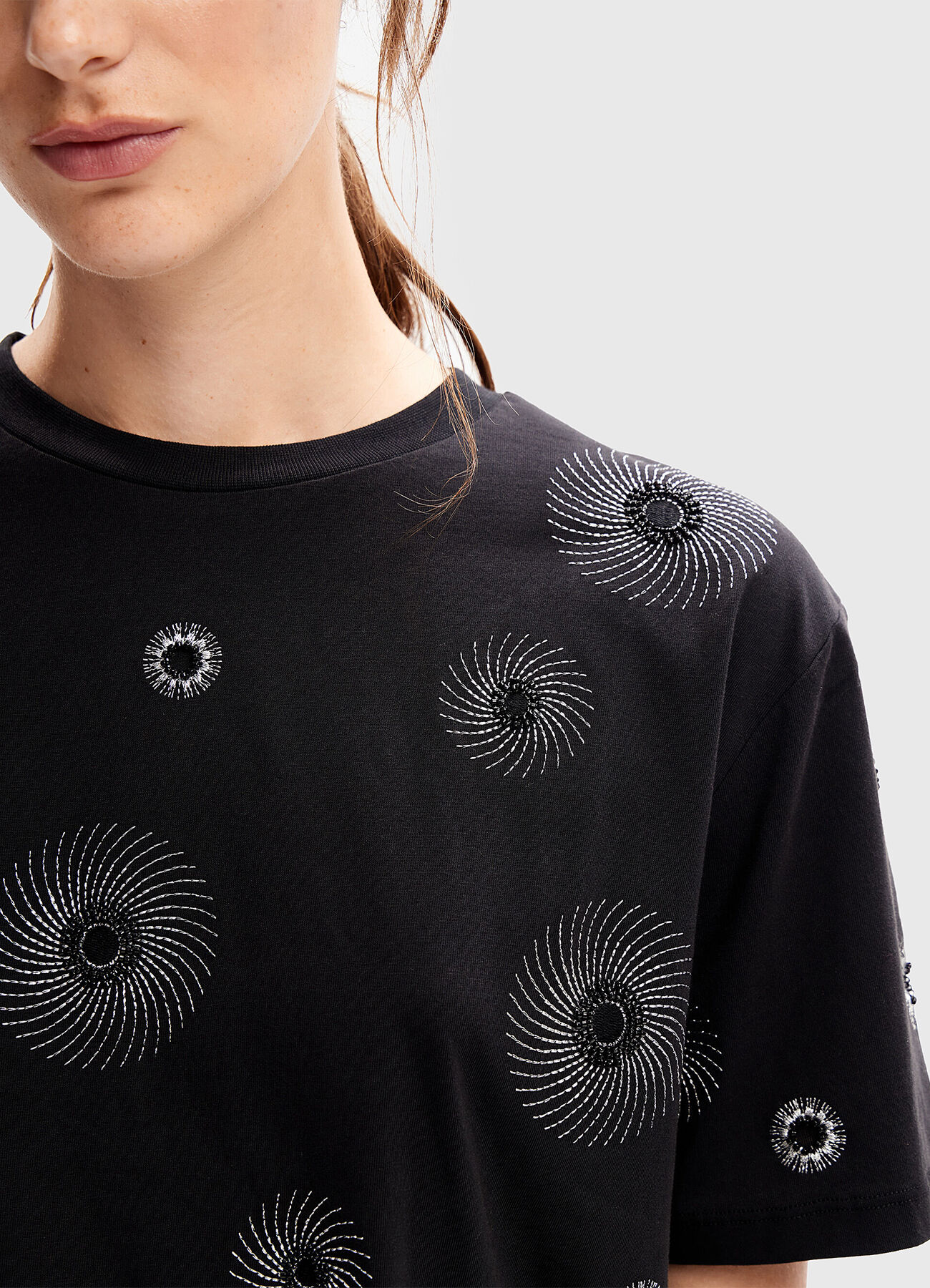Desigual embroidered T-shirt - Photo 5